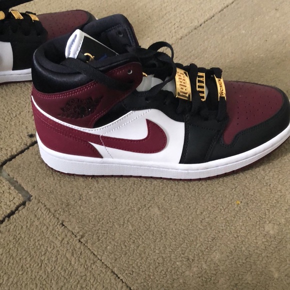 Jordan 1s Beetroot - Picture 4 of 4